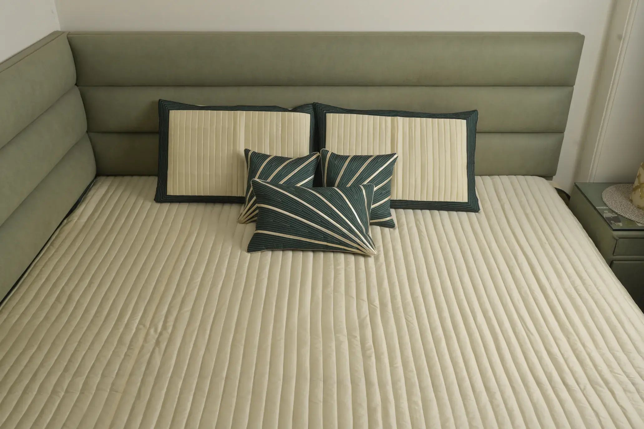Ivory Emerald Minimal Quilted Bedcover