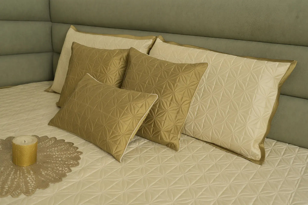 Golden Lattice Textured Bedcover