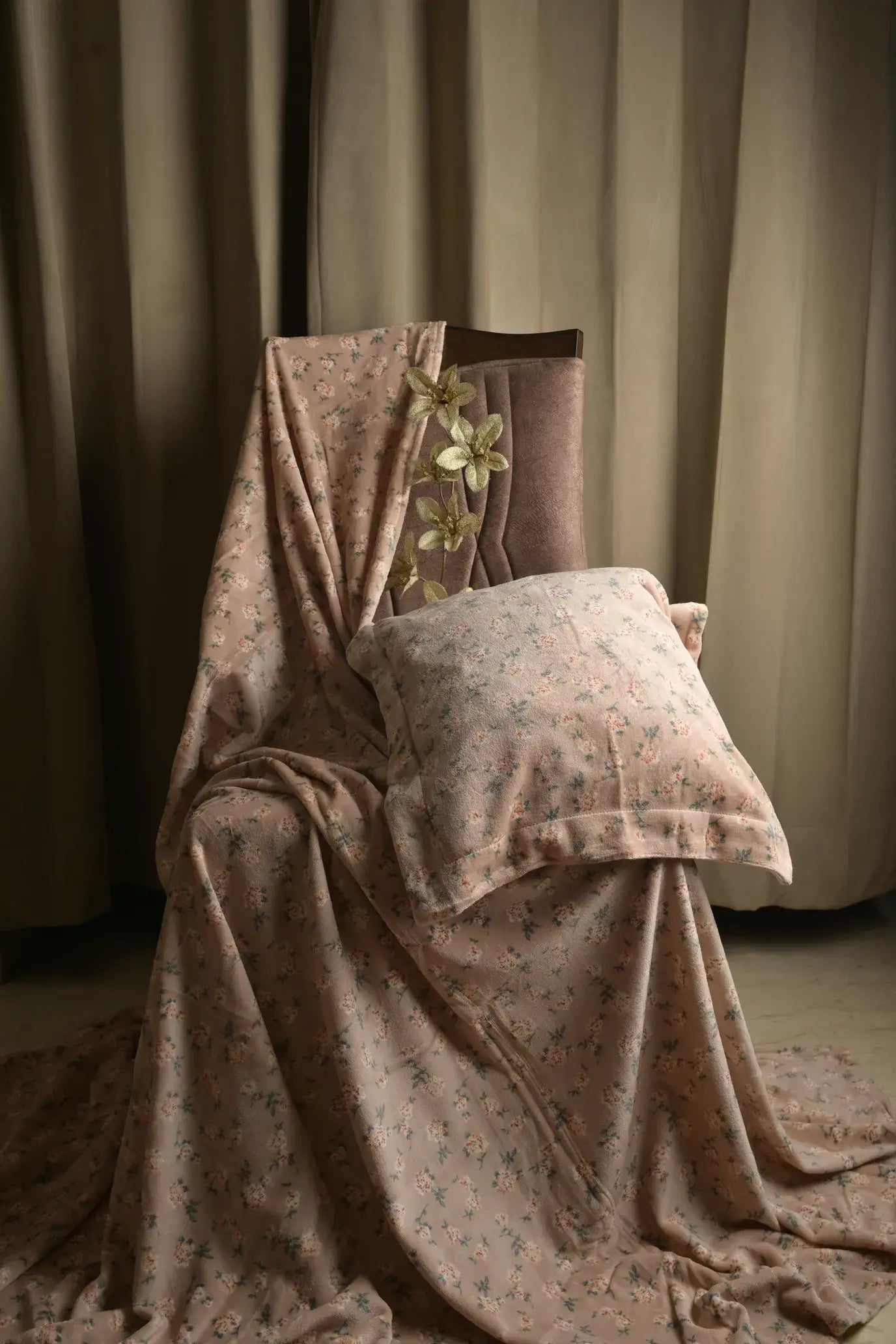 Blush Meadow Fleece Comfort Throw
