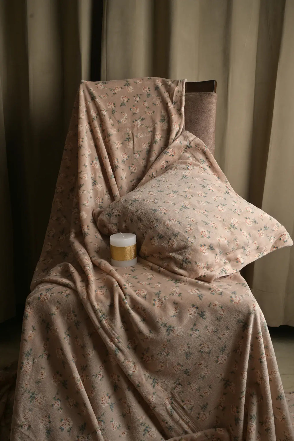 Blush Meadow Fleece Comfort Throw