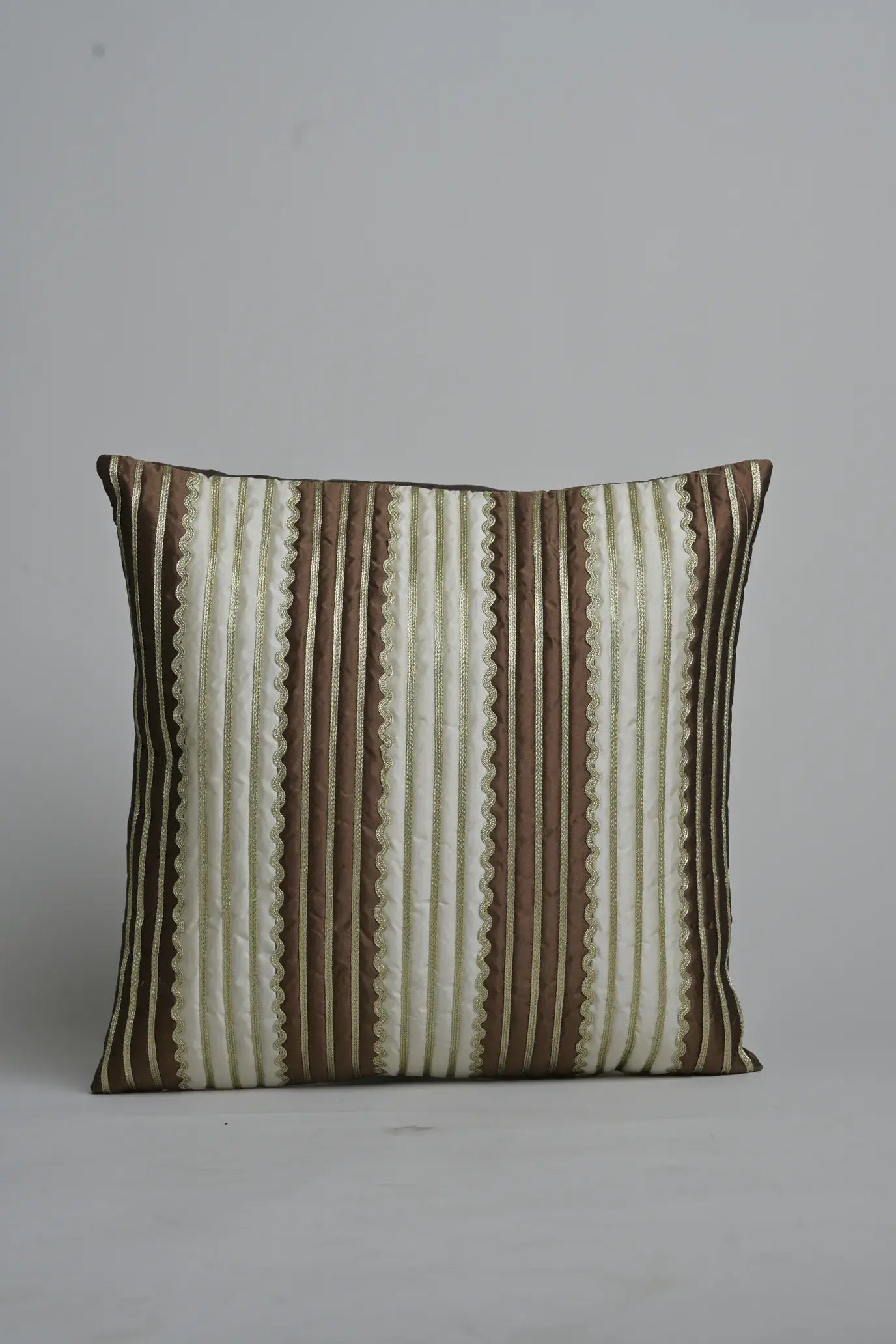 silk brown &ivory with golden dori