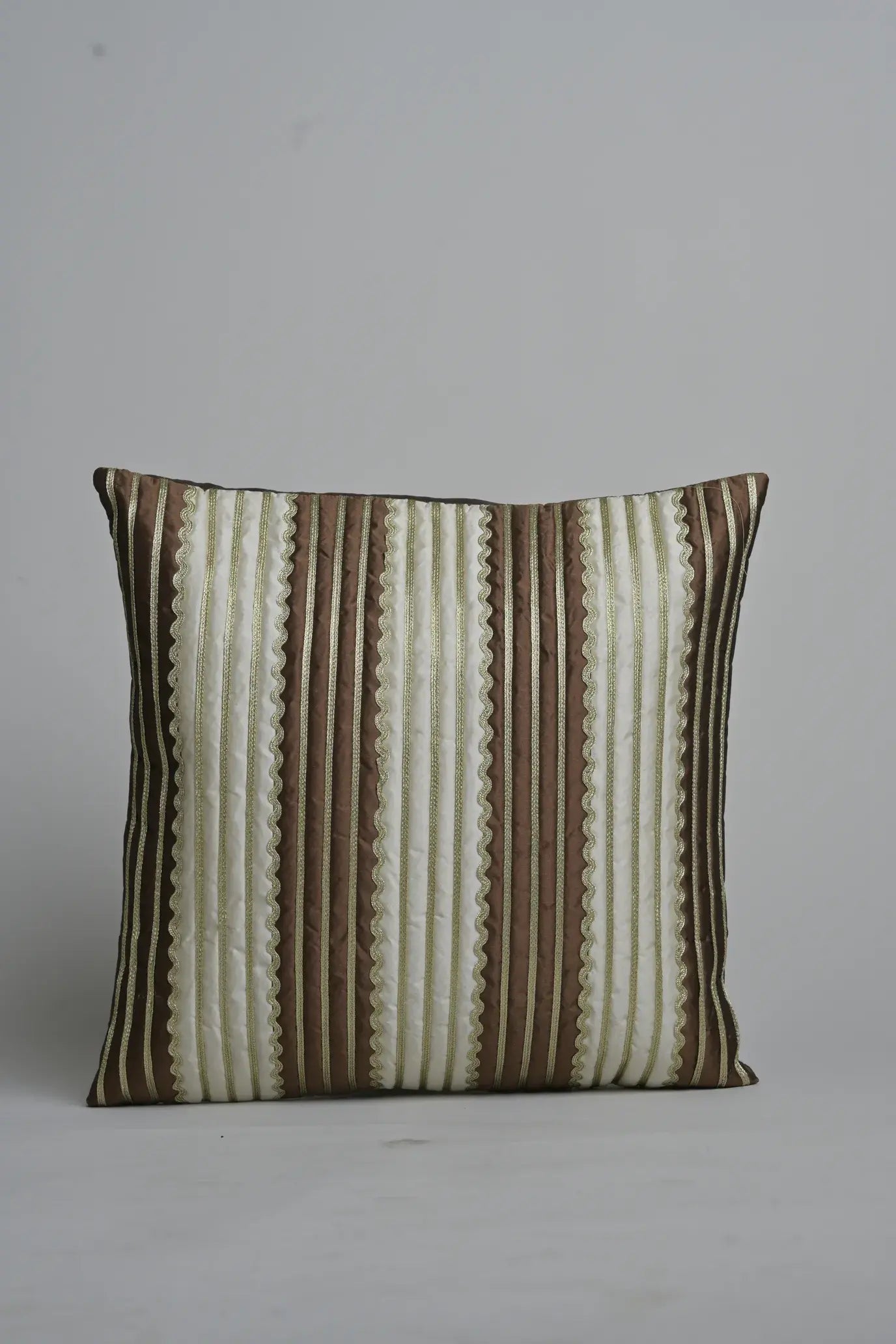 silk brown &ivory with golden dori