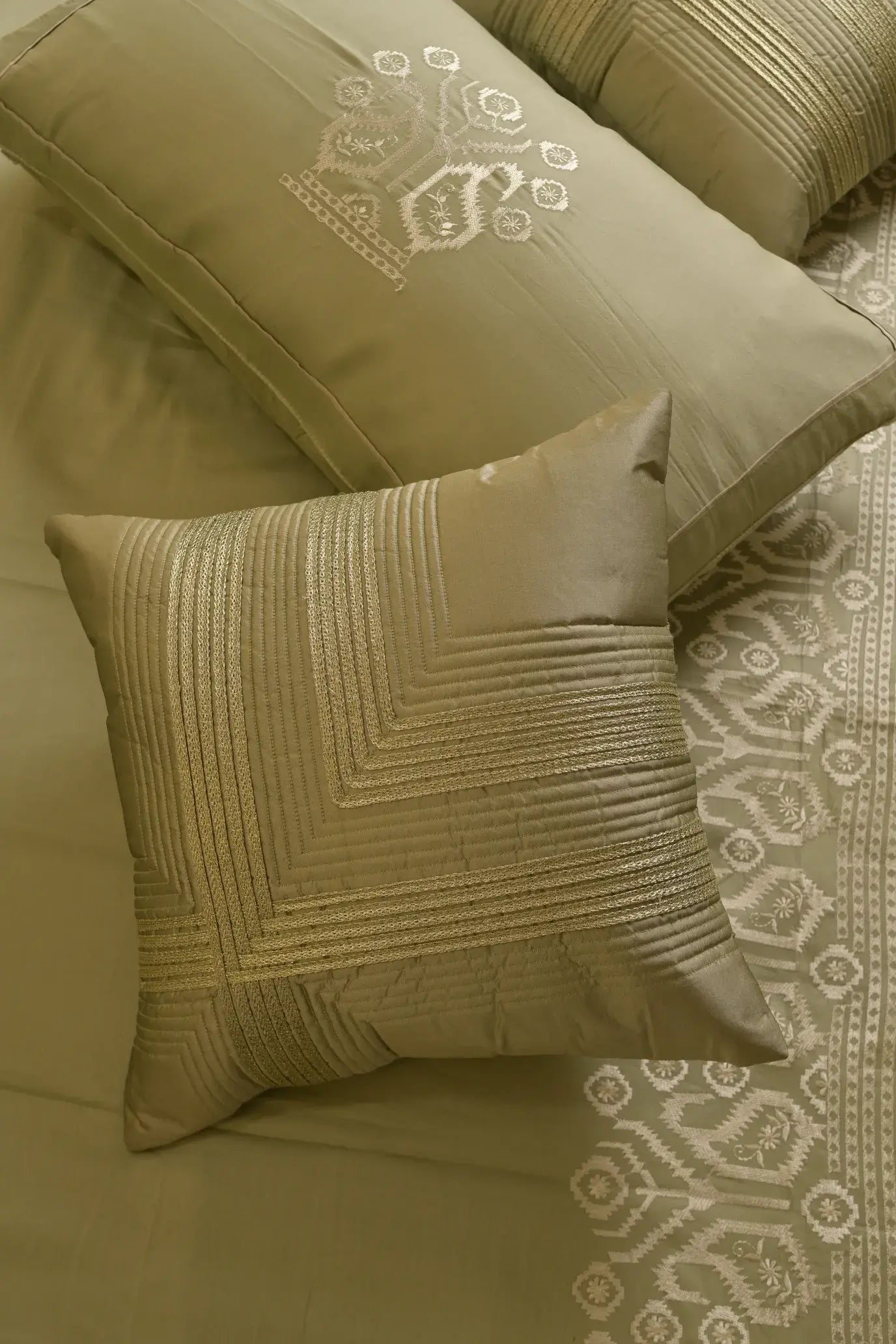 Aurelia Olive Satin-Cotton Geometric Bedcover